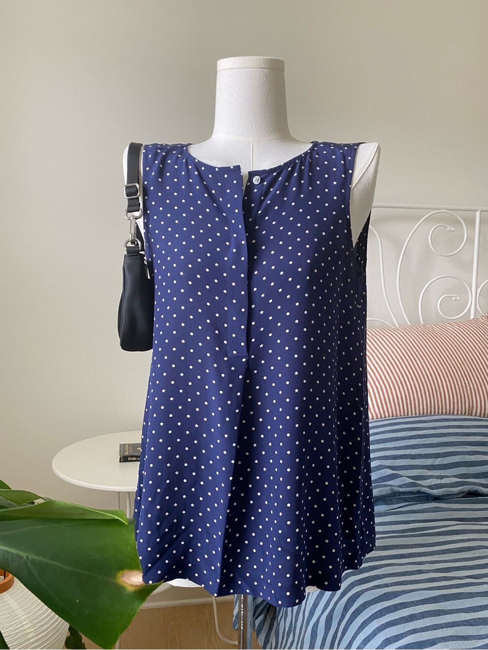 Madewell Navy 100% Silk Sleeveless Blouse Size XS